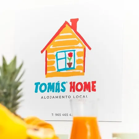 Tomás